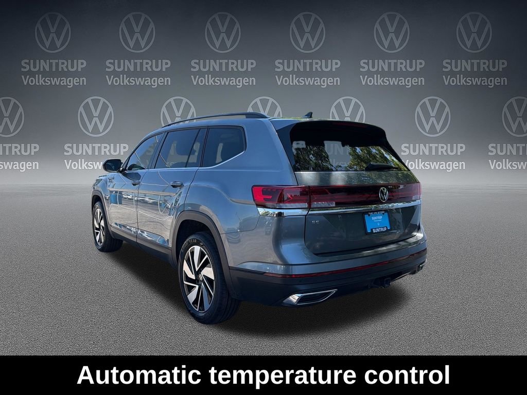 Used 2024 Gray Volkswagen 2.0T SE w/Technology image 11