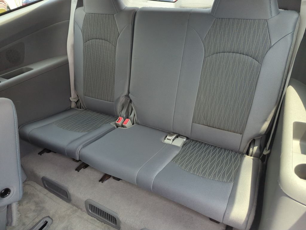 Used 2015 Silver Chevrolet 2LT image 28