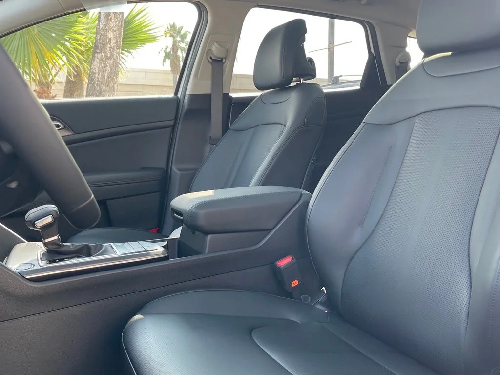New 2026 White Kia EX image 17