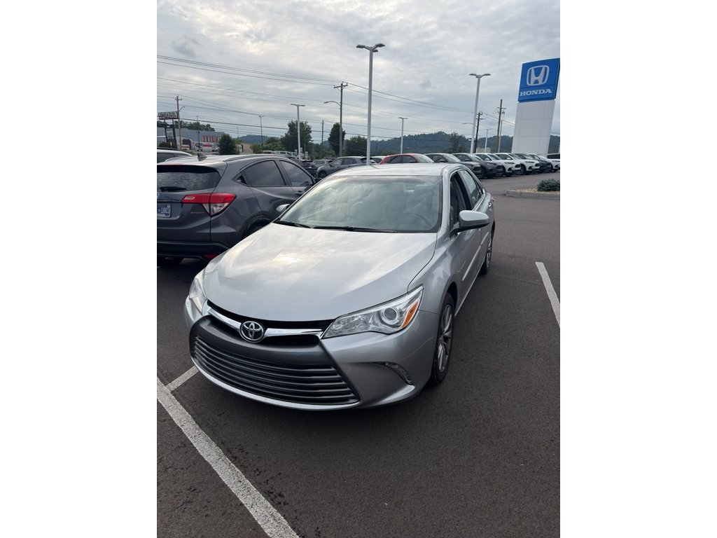 Used 2017 Celestial Silver Metallic Toyota XLE image 3