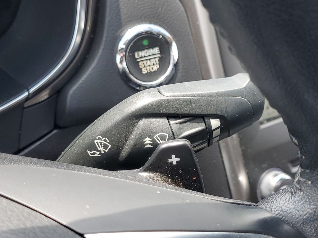 Used 2017 Red Ford SE image 24