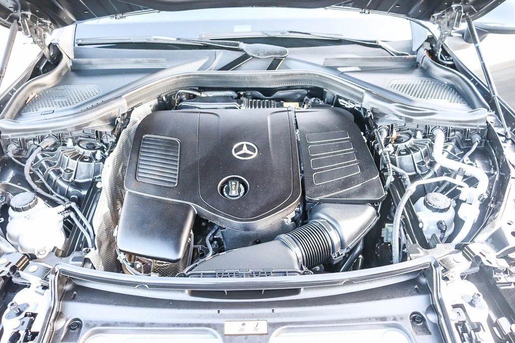 Used 2023  Mercedes-Benz GLC 300 image 31