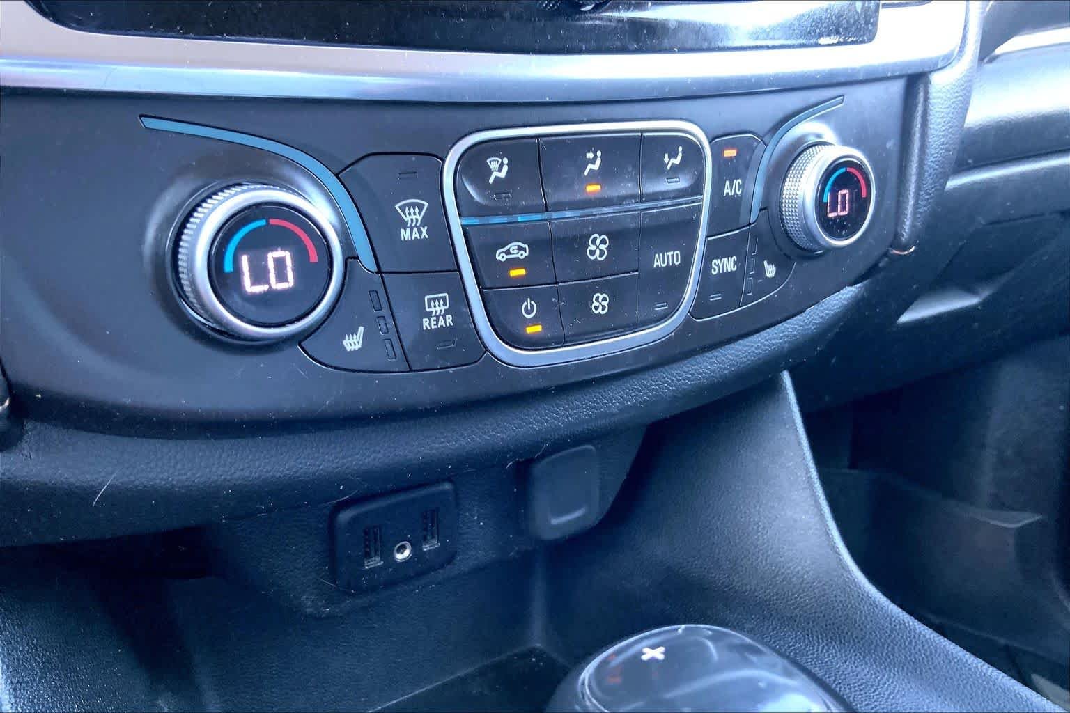Used 2018 Mosaic Black Metallic Chevrolet LT Cloth image 35