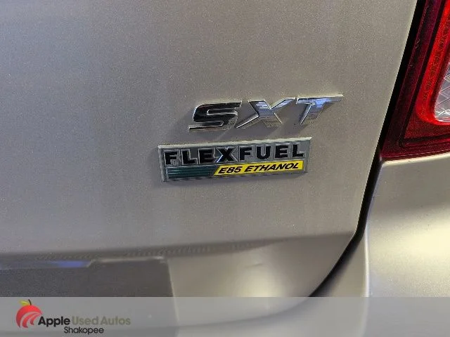 Used 2016 Beige Dodge SXT image 7