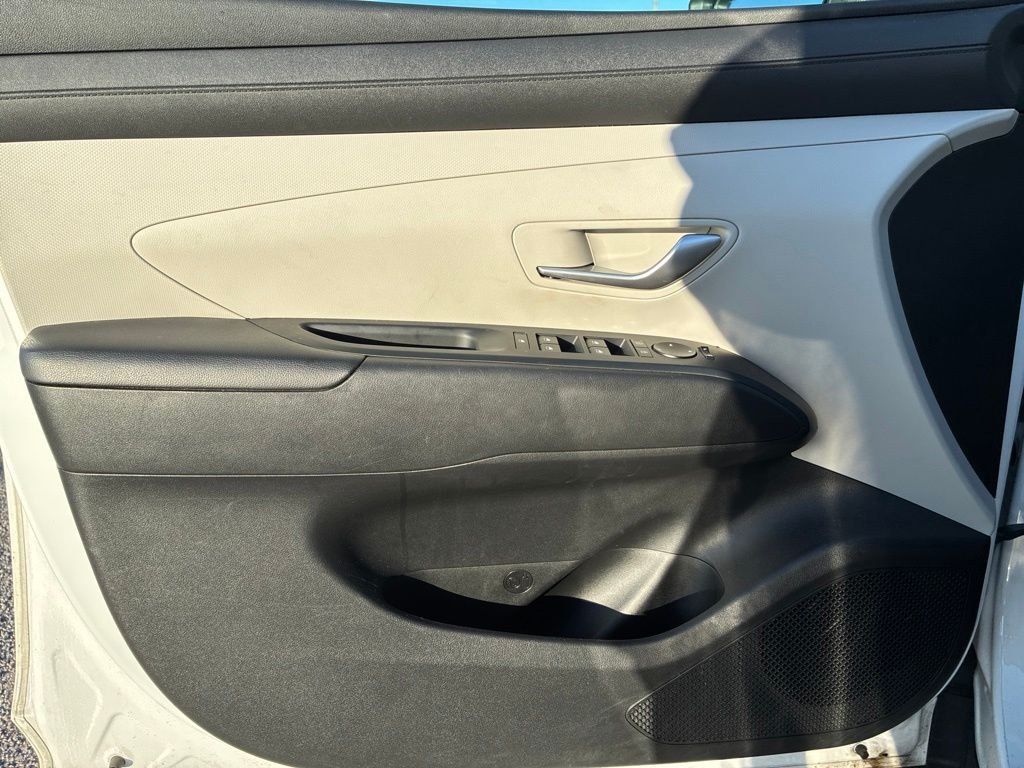 Used 2025 White Hyundai SEL image 12