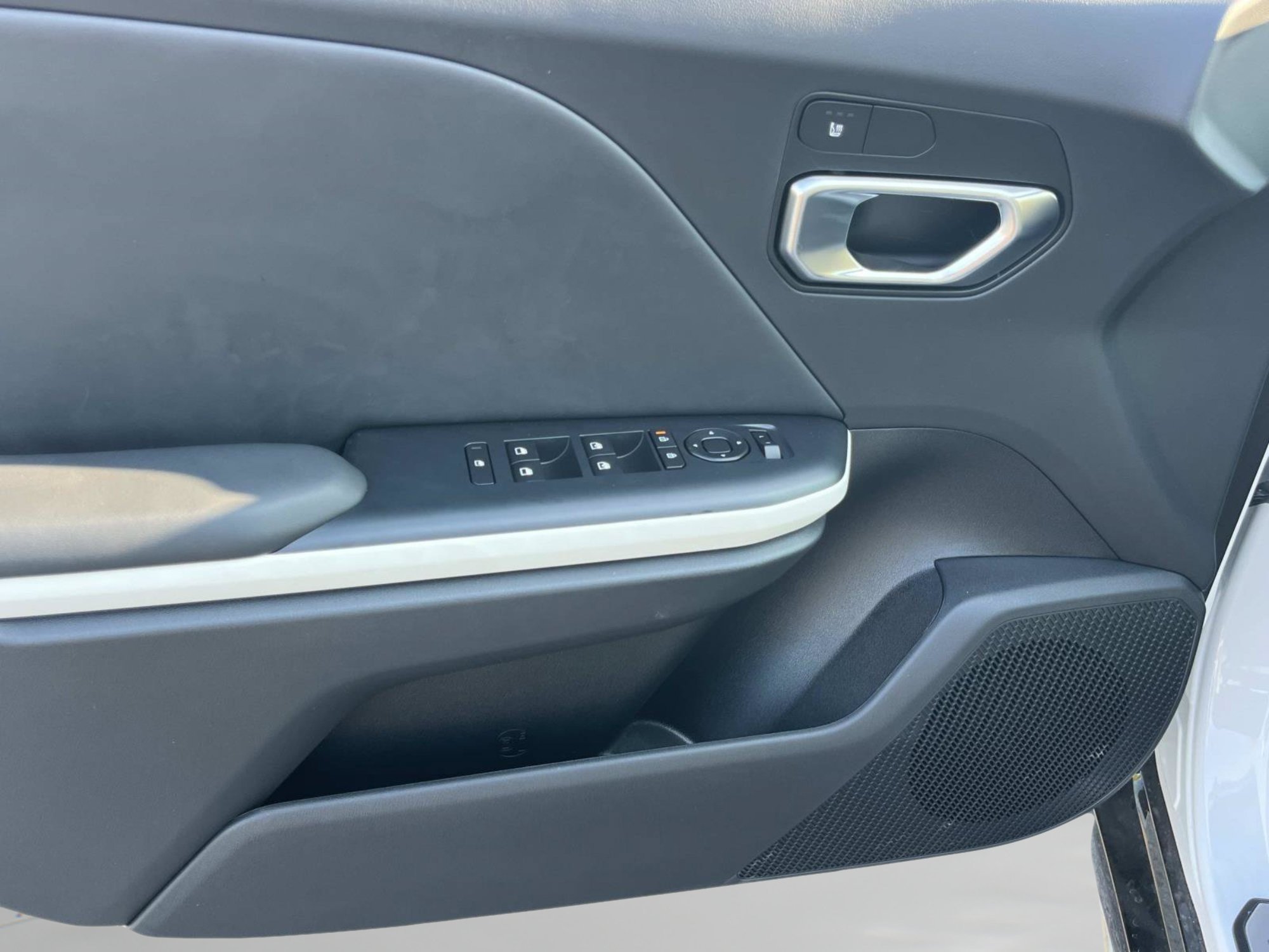 New 2026 Snow White Pearl Kia GT-Line image 17