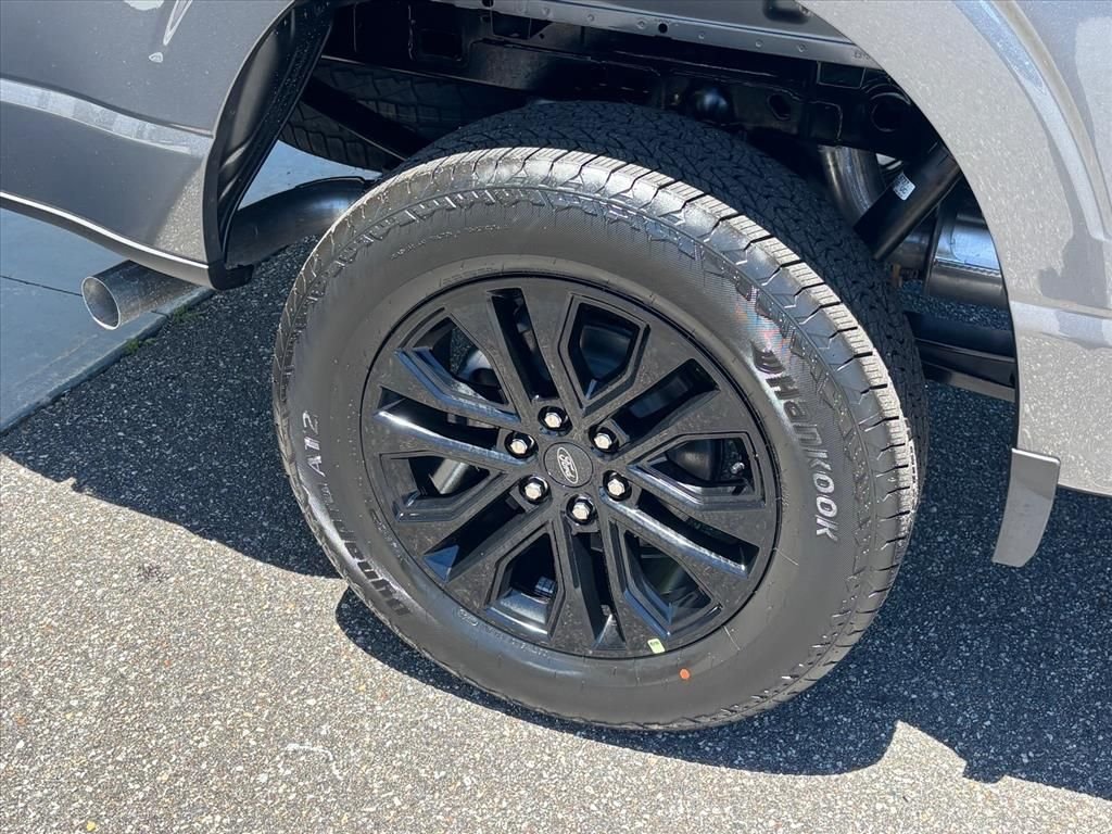 New 2026 Carbonized Gray Metallic Ford Lariat® image 27