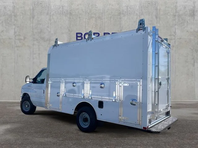 New 2027 White Ford Base image 3