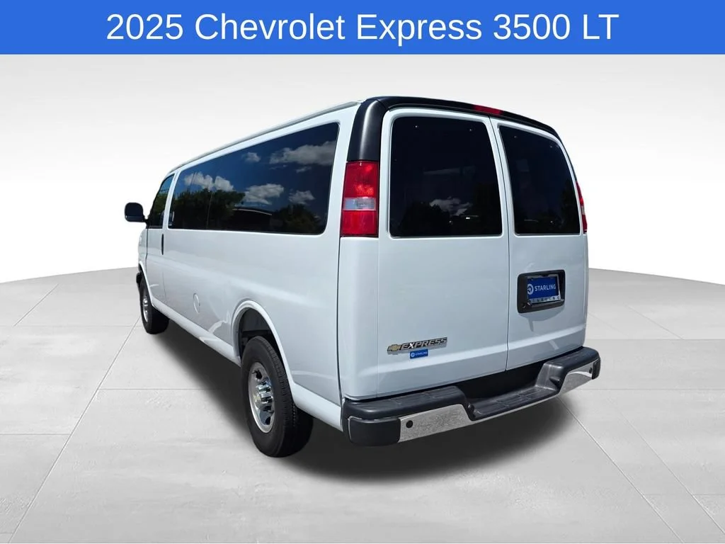 Used 2025 Summit White Chevrolet 1LT image 7