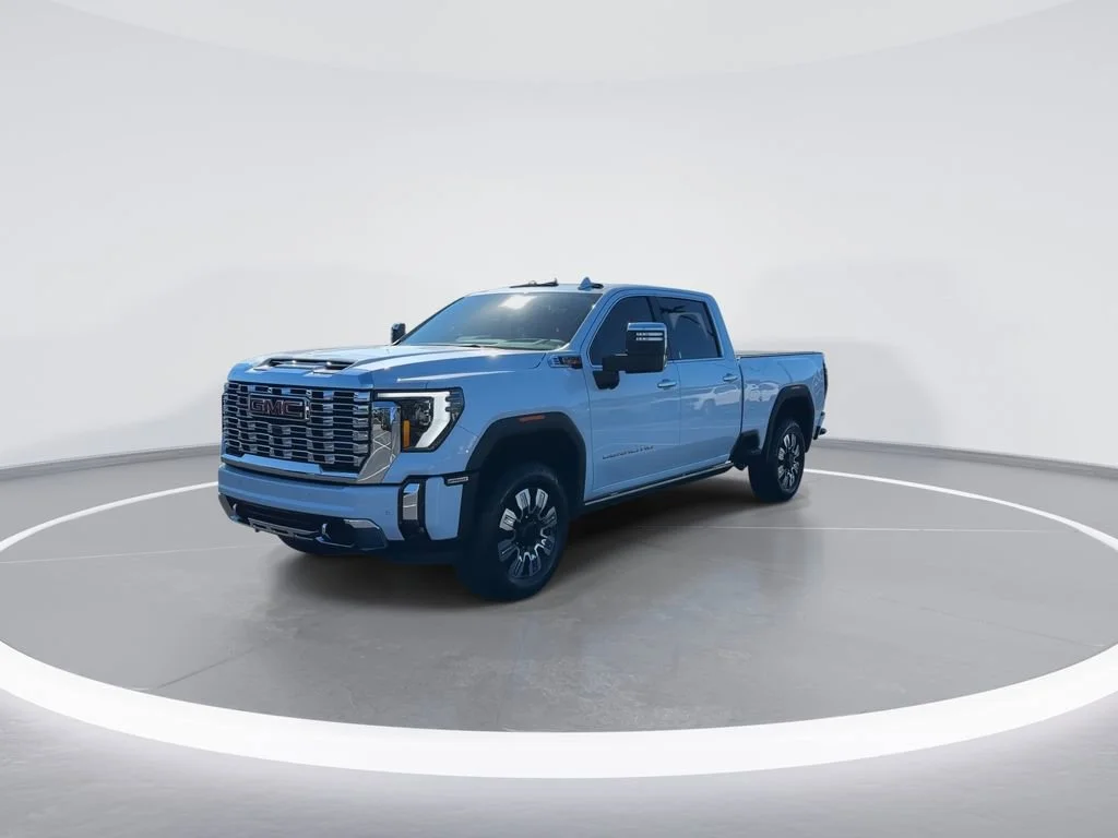 Used 2026 Glacier White Tricoat GMC Denali image 4