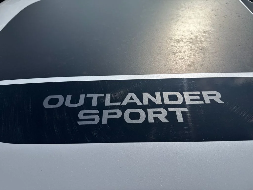 Used 2024 White Diamond Mitsubishi 2.0 SE image 9