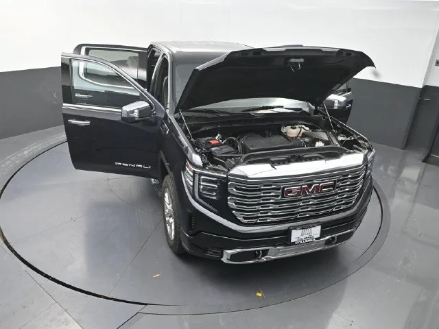 Used 2023 Silver GMC Denali image 30