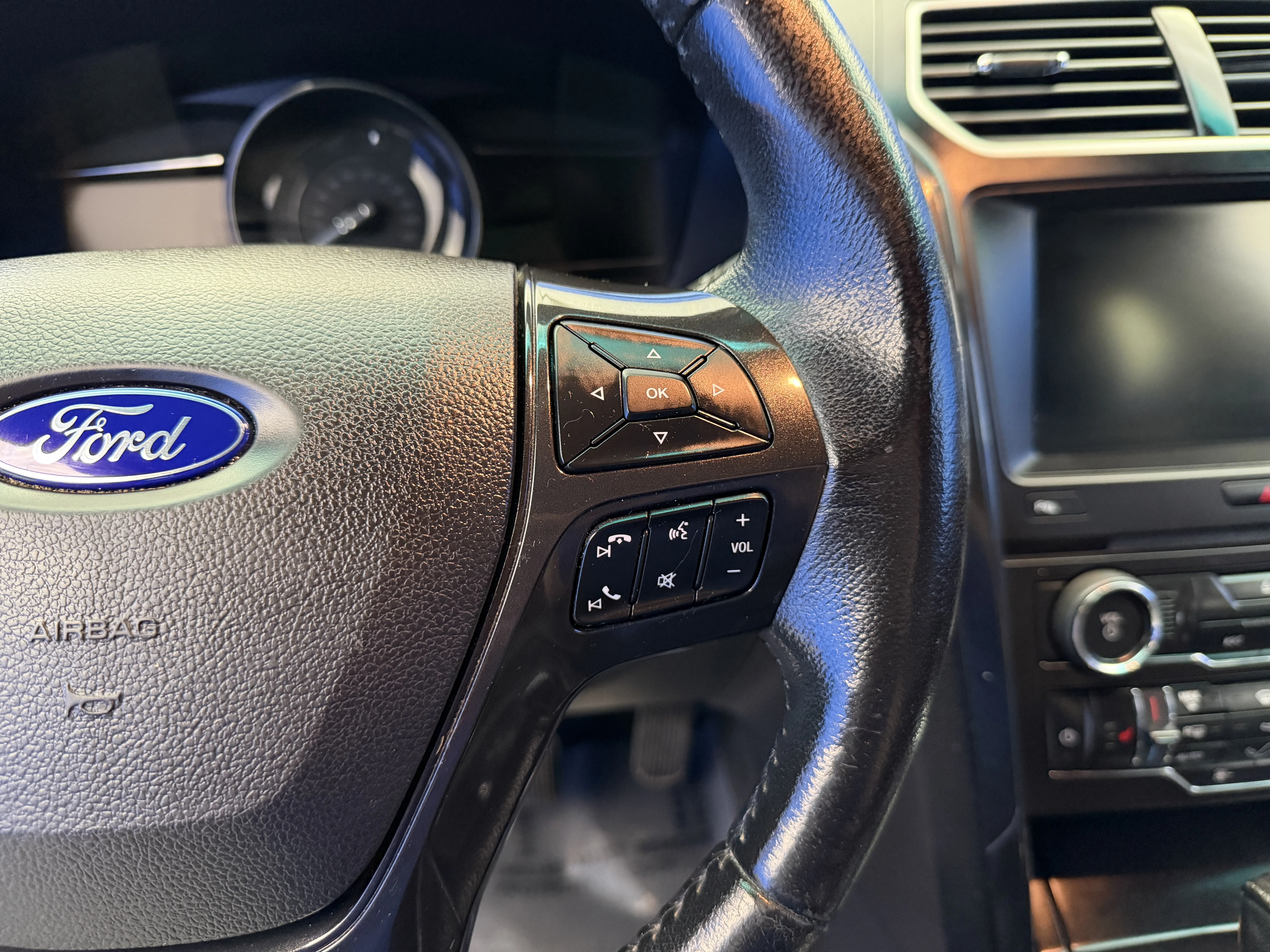Used 2016 Shadow Black Ford XLT image 17