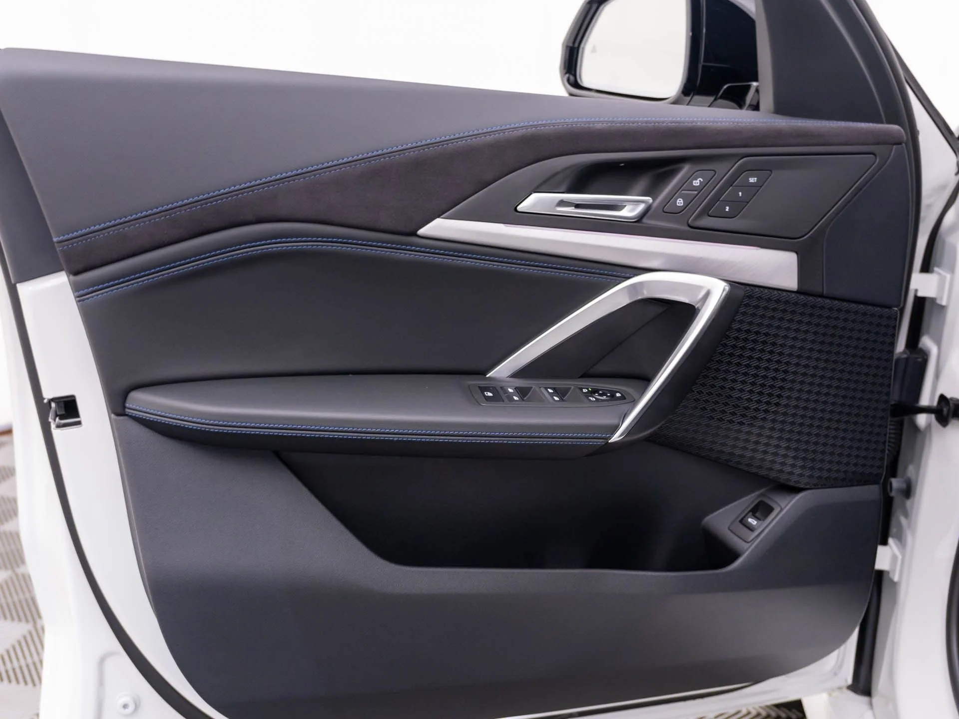 New 2026 White BMW xDrive28i image 14