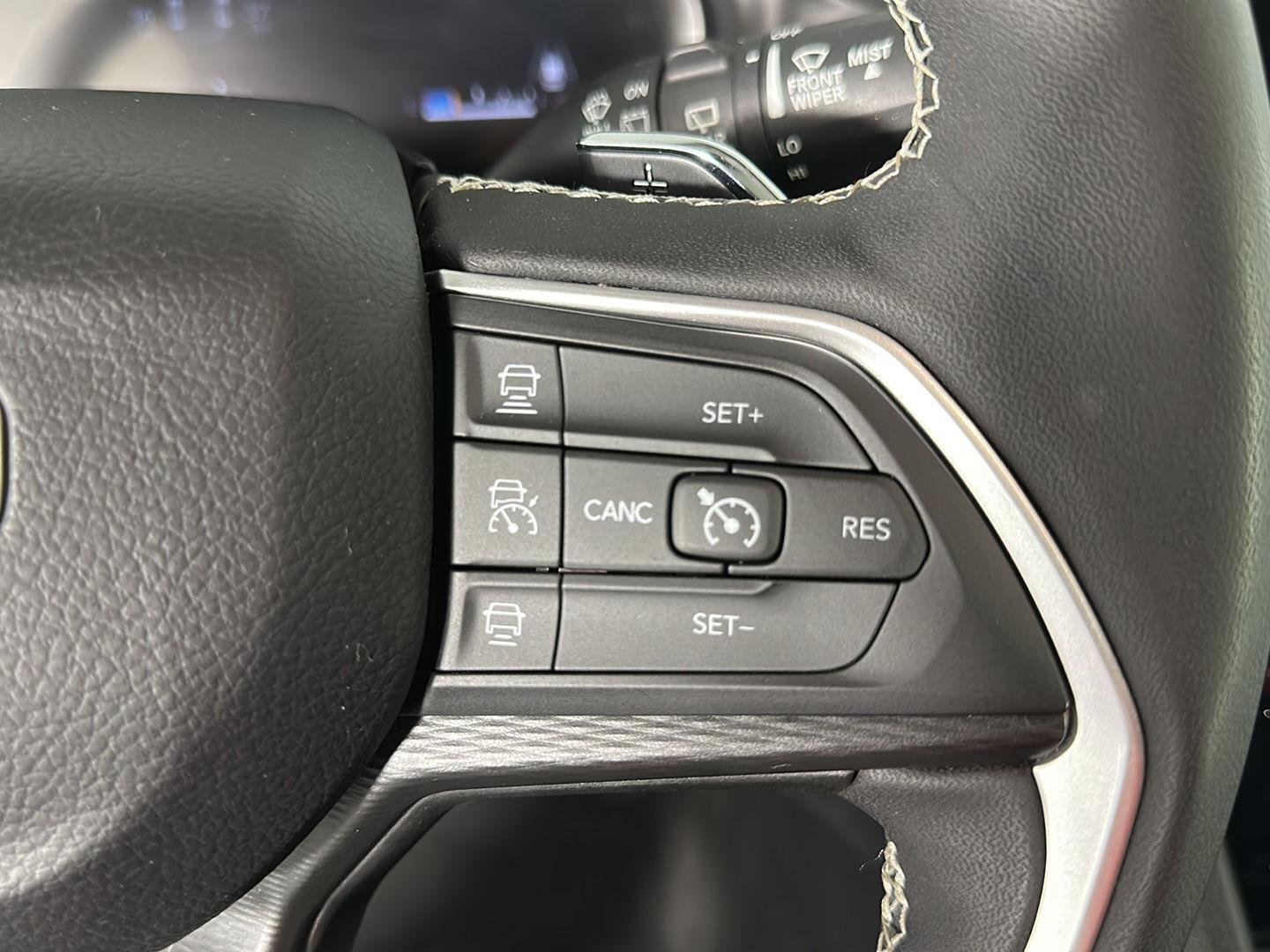 Used 2025 Silver Zynith Jeep Altitude X image 23