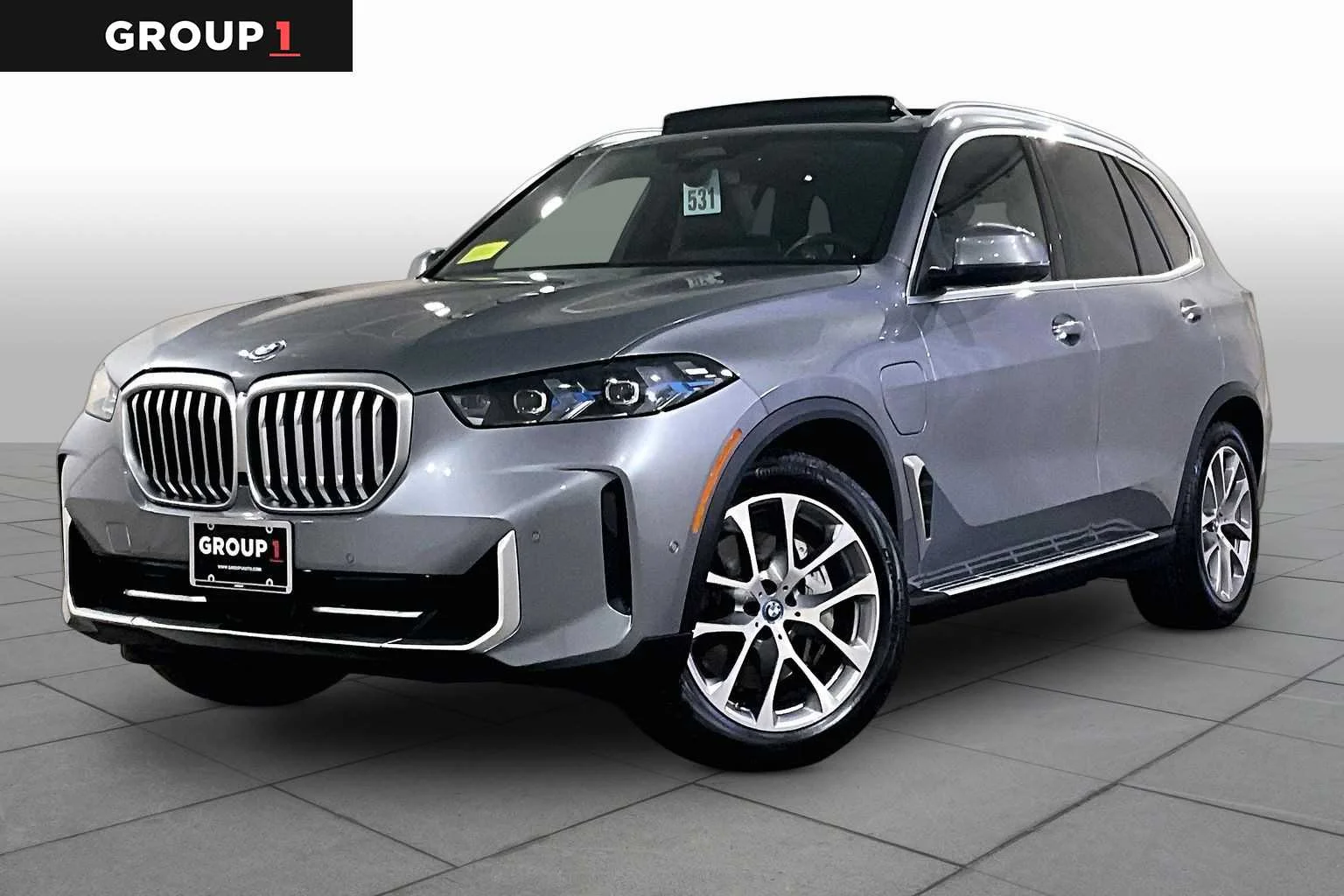 2025 BMW X5 xDrive50e's photo