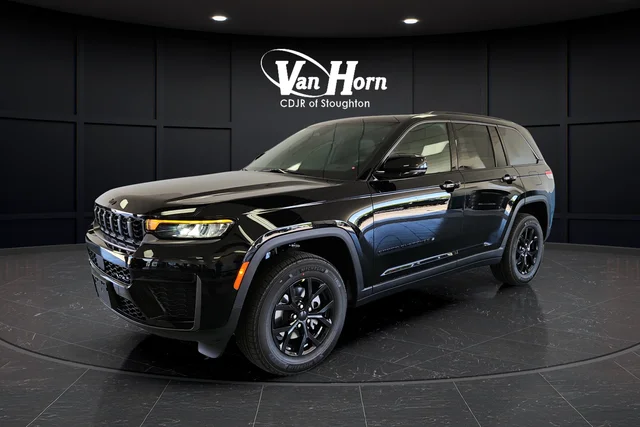 New 2026 Diamond Black Crystal Pearl-Coat Exterior Paint Jeep Altitude image 3