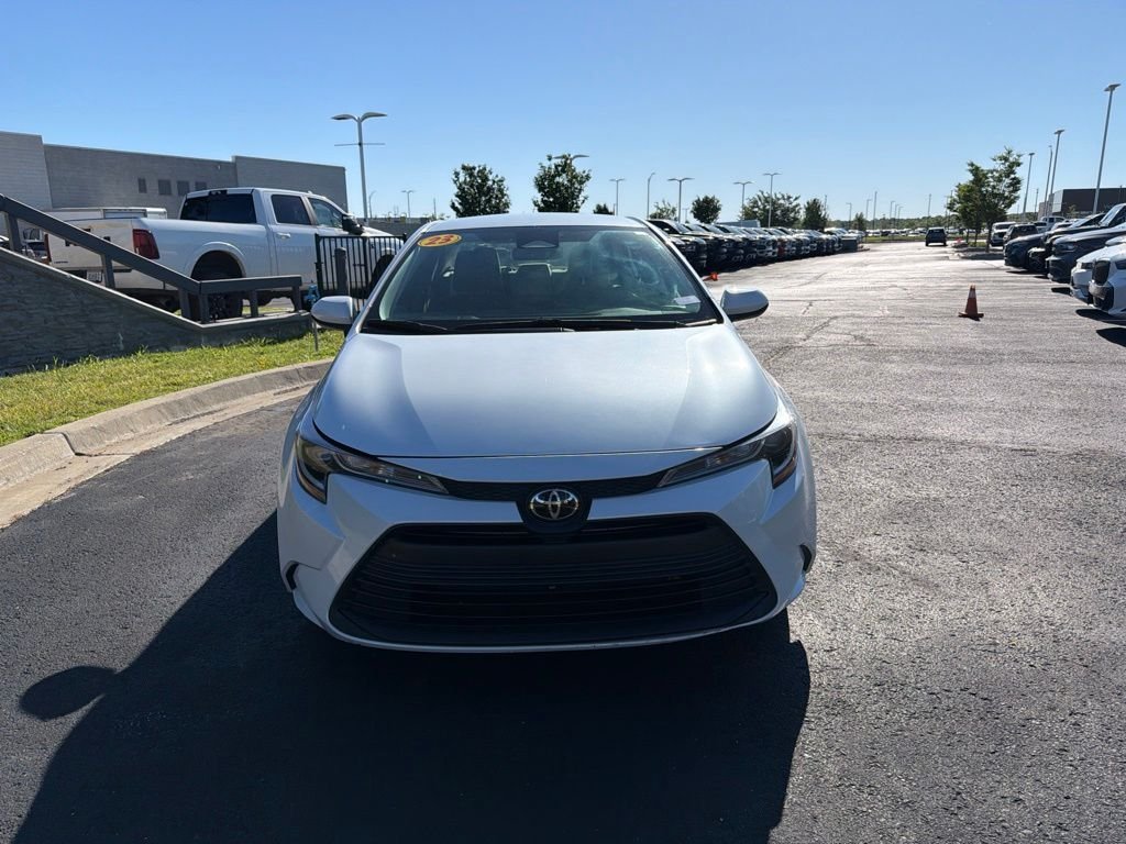 Used 2023 Toyota Corolla LE with VIN 5YFB4MDE8PP021334 for sale in Kansas City