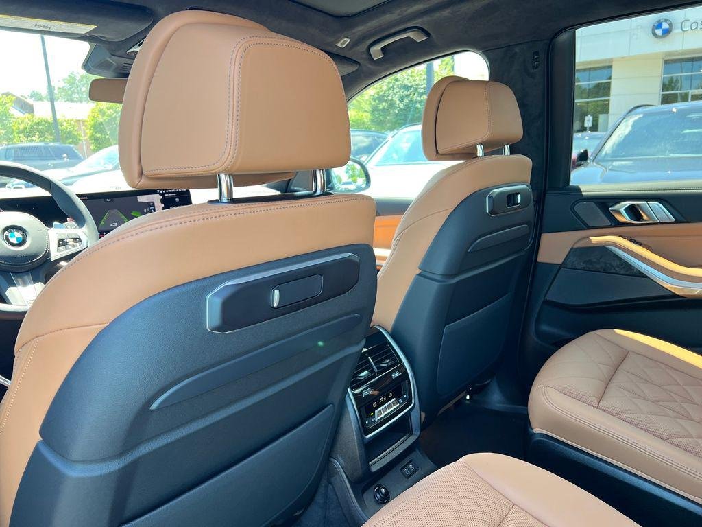 New 2027 Black Sapphire Metallic BMW xDrive40i image 24