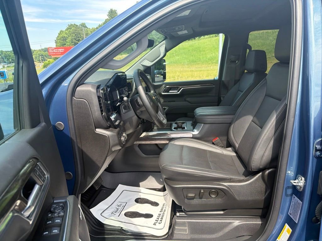 Used 2025 Lakeshore Blue Metallic Chevrolet LTZ image 14