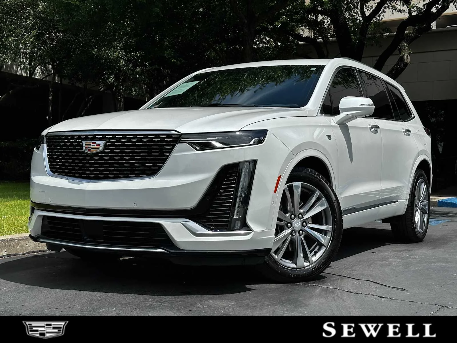 2025 Cadillac XT6 Premium Luxury Auto's photo