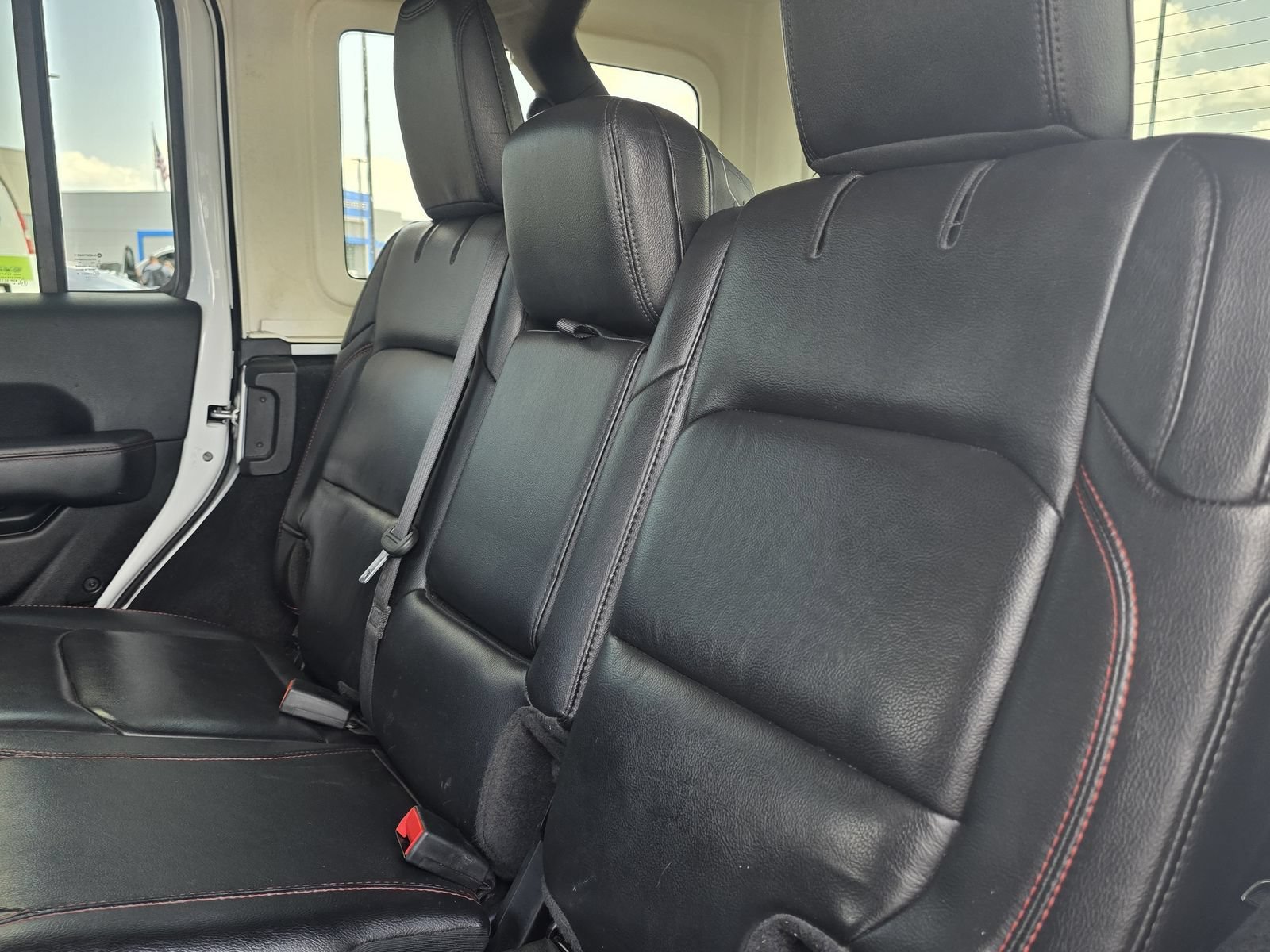 Used 2019 White Jeep Rubicon 4x4 image 25