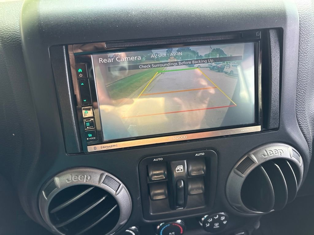 Used 2017 Gray Jeep Unlimited Sport image 25