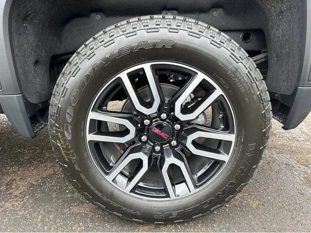 New 2026 Onyx Black GMC AT4 image 4