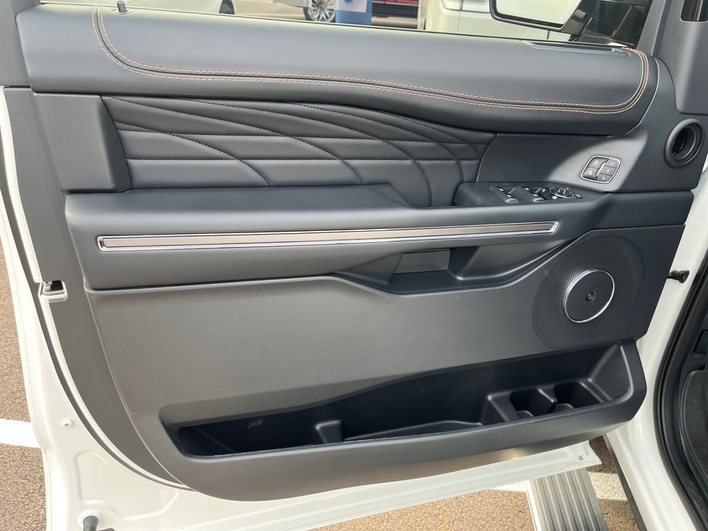 Used 2023 White Ford Platinum image 11