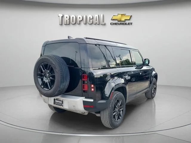 Used 2025 Black Land Rover S image 3
