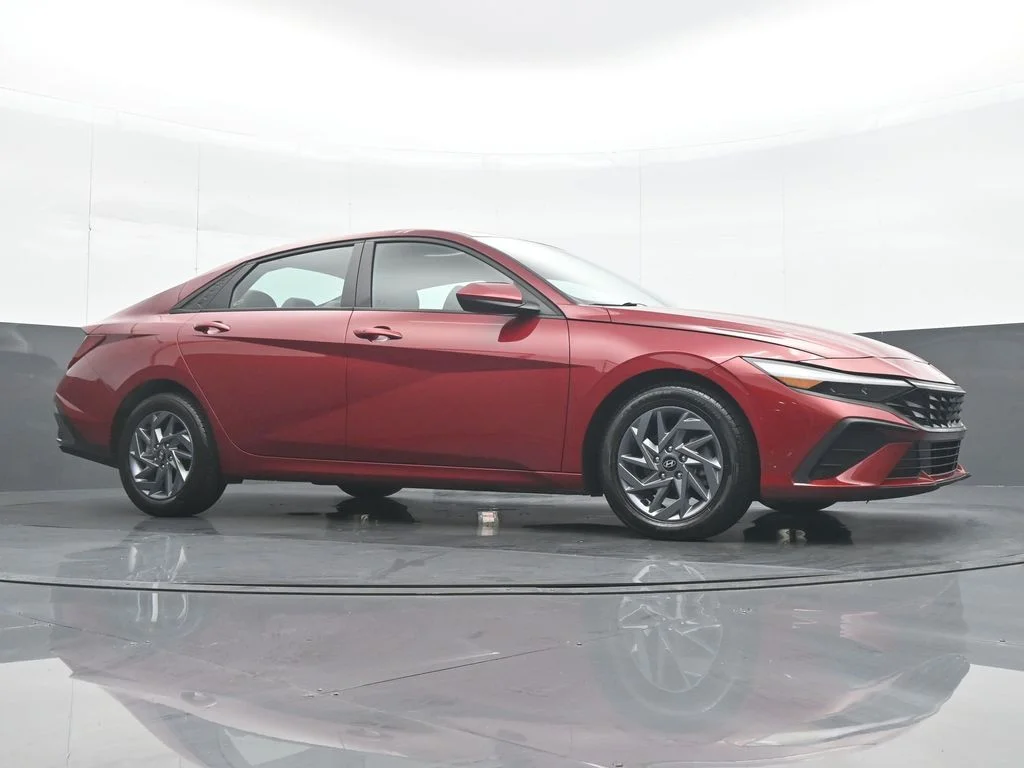 Used 2024 Red Hyundai SEL image 32