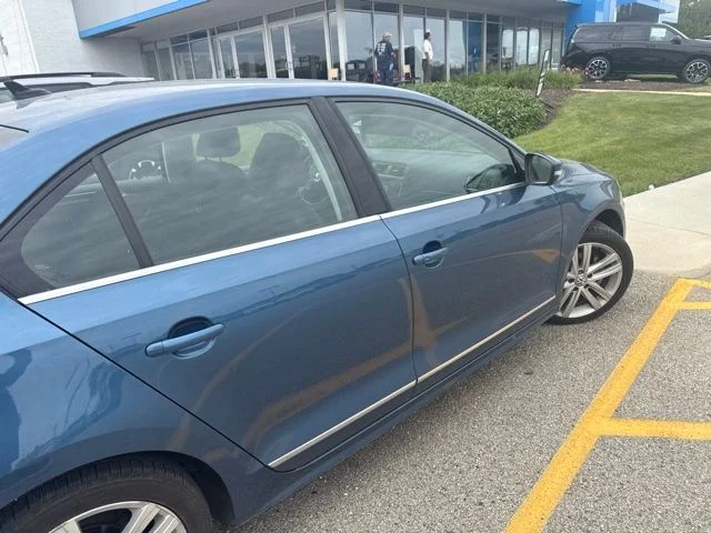 Used 2017 Blue Volkswagen 1.8T SEL image 6