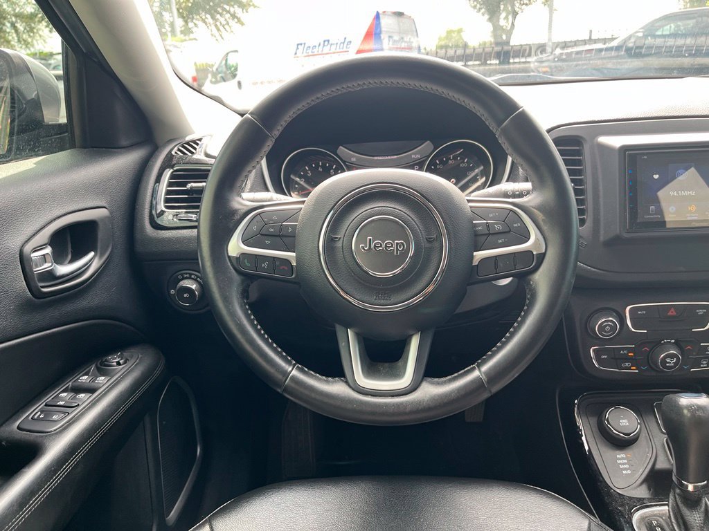 Used 2020 Silver Jeep Altitude image 6