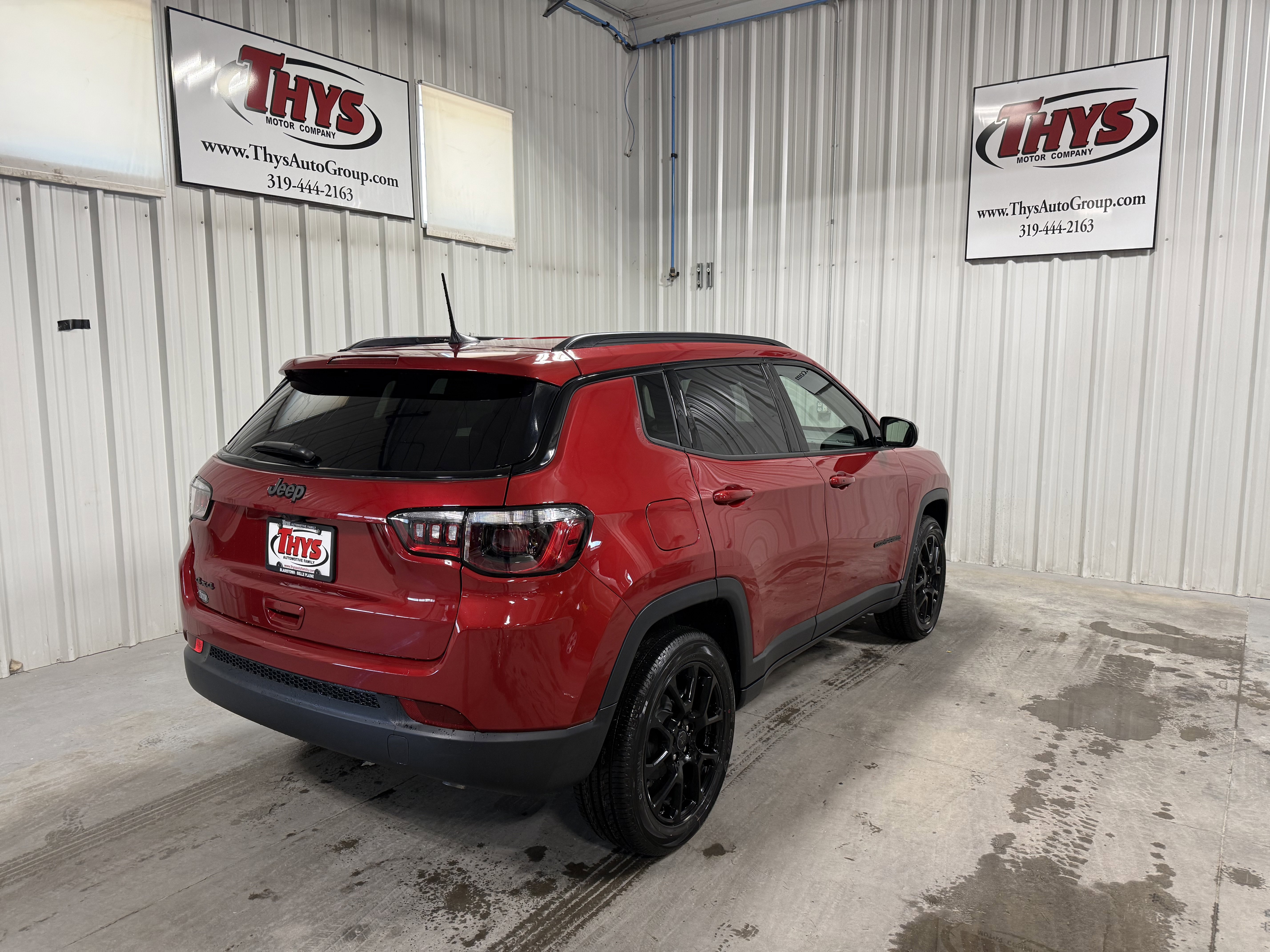 New 2026 Red Hot Pearlcoat Jeep Latitude Altitude image 3