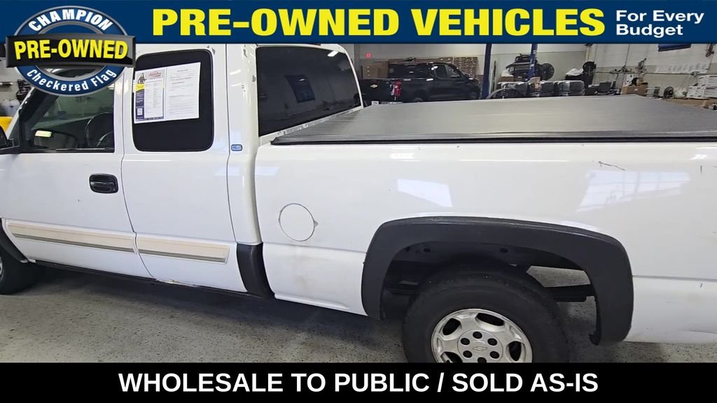 Used 2004 Summit White Chevrolet LS image 6