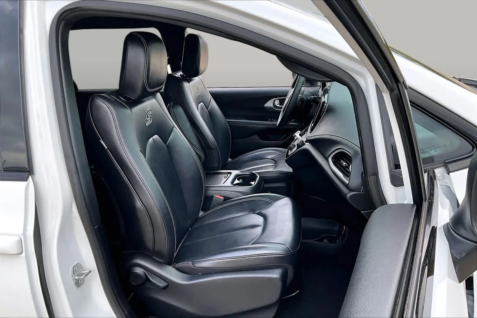2023 Chrysler Pacifica Touring L - Photo 16