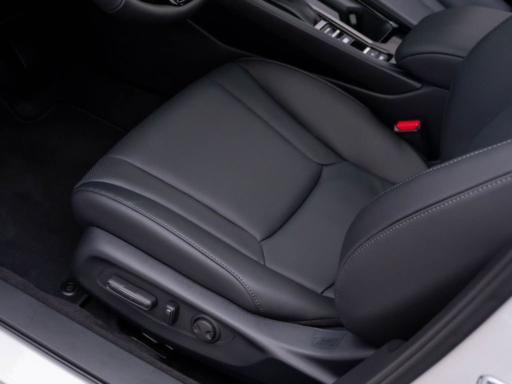 New 2026 Platinum White Pearl Honda EX-L image 15
