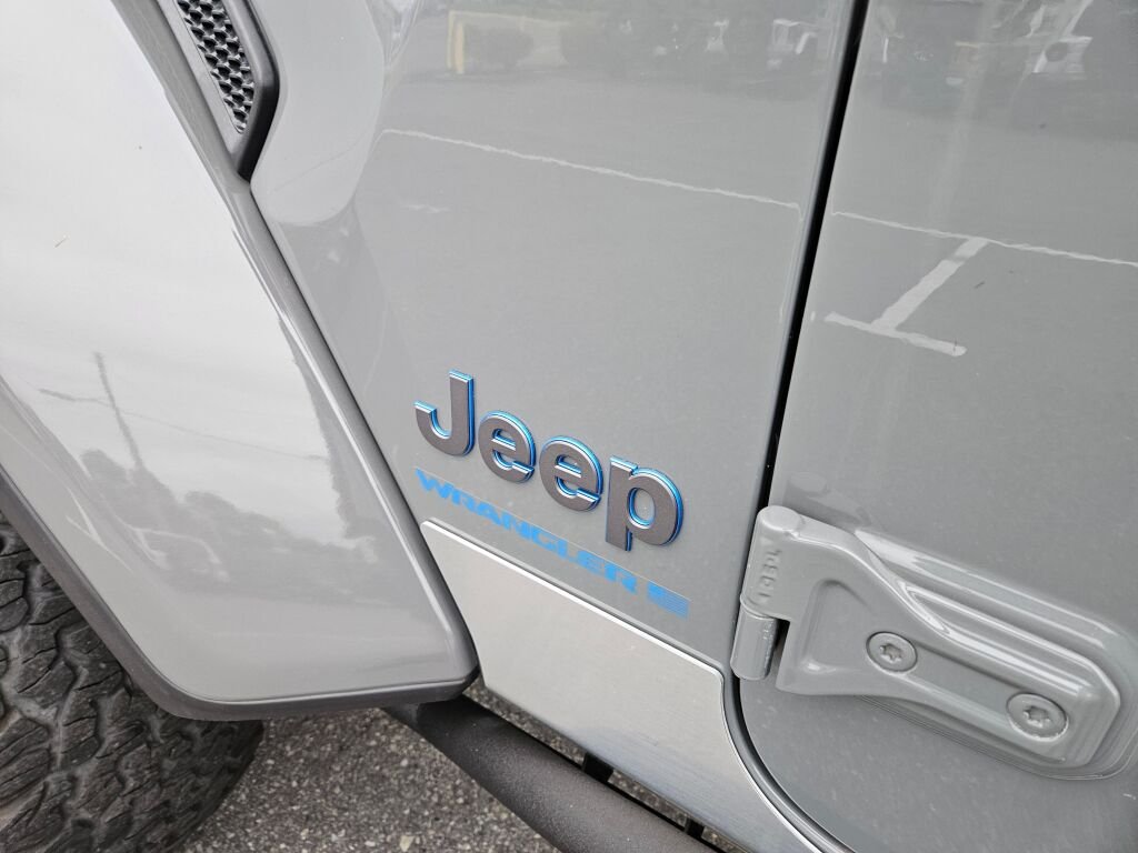 Used 2023 Gray Jeep Rubicon 4xe image 12