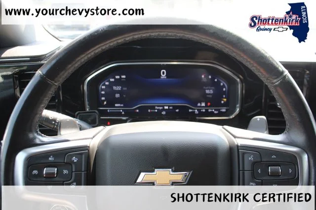 Used 2022 White Chevrolet LT image 25