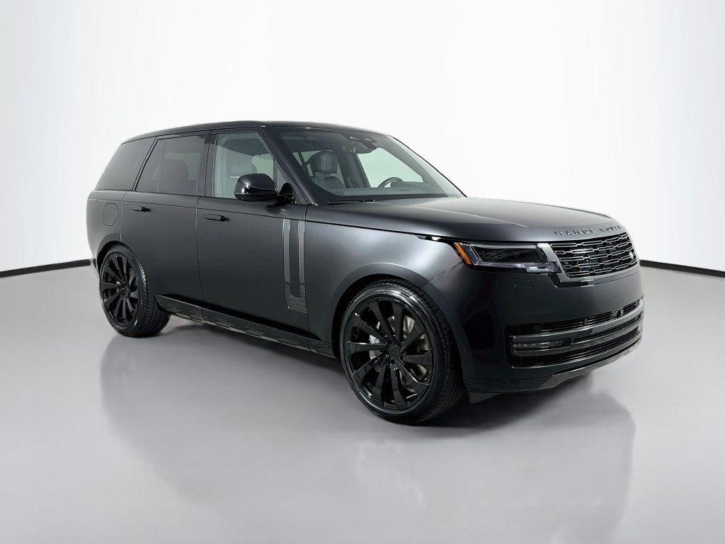 New 2027 Santorini Black Land Rover SE image 3