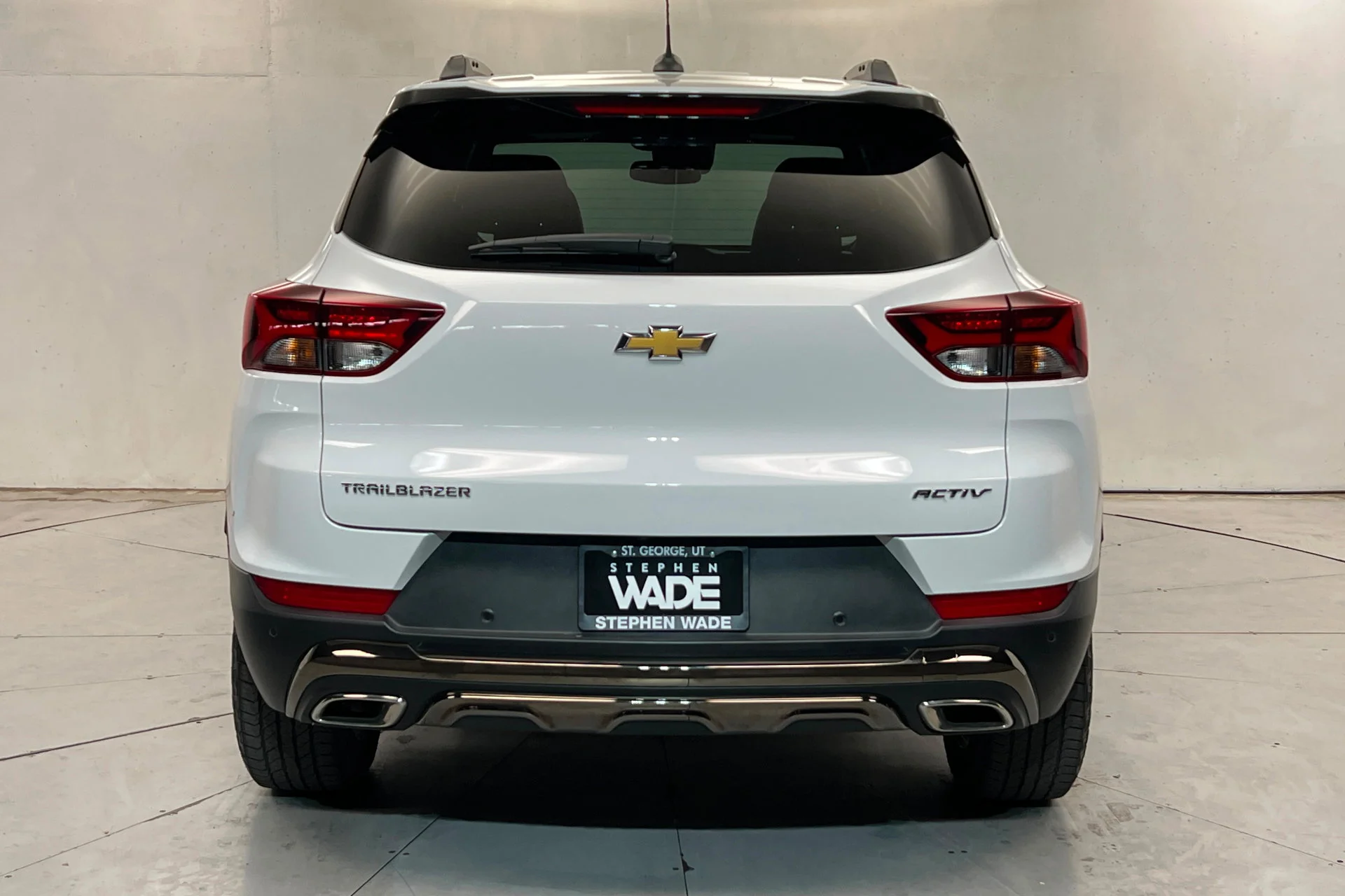 Used 2023 Summit White Chevrolet ACTIV image 4
