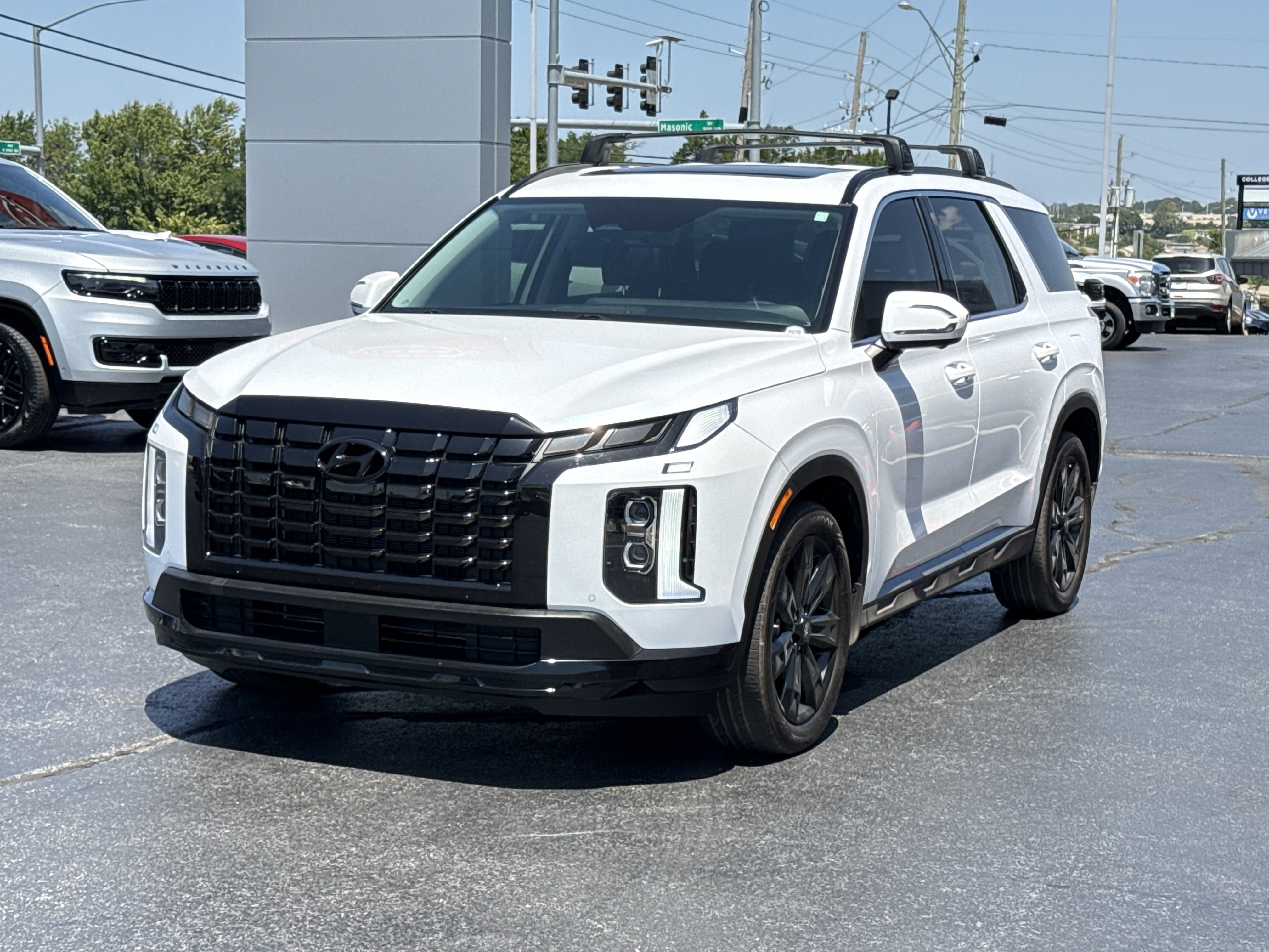 Used 2025 Hyper White Hyundai XRT AWD image 15