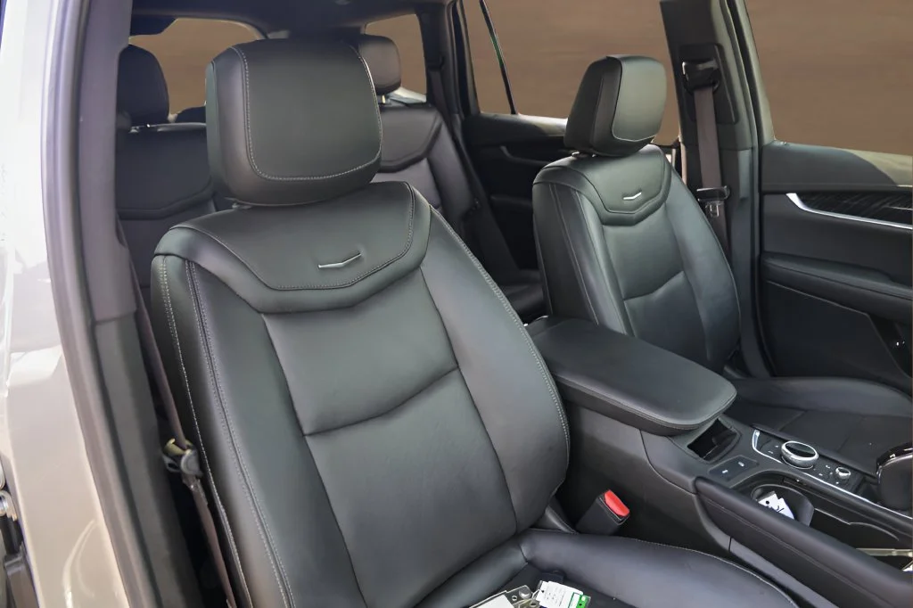 Used 2025 Silver Cadillac Premium Luxury image 33