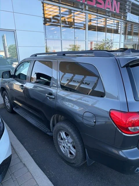 Used 2016 Gray Toyota SR5 image 13