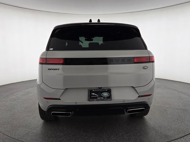 Used 2023 Gray Land Rover SE Dynamic image 7