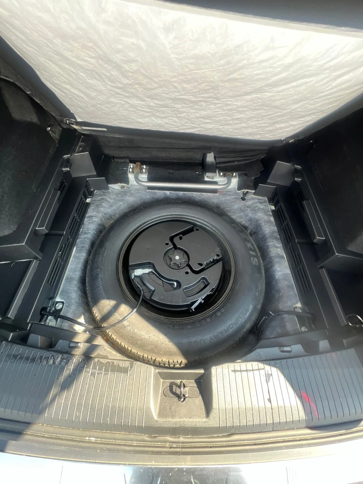 Used 2022 White Nissan SV image 49