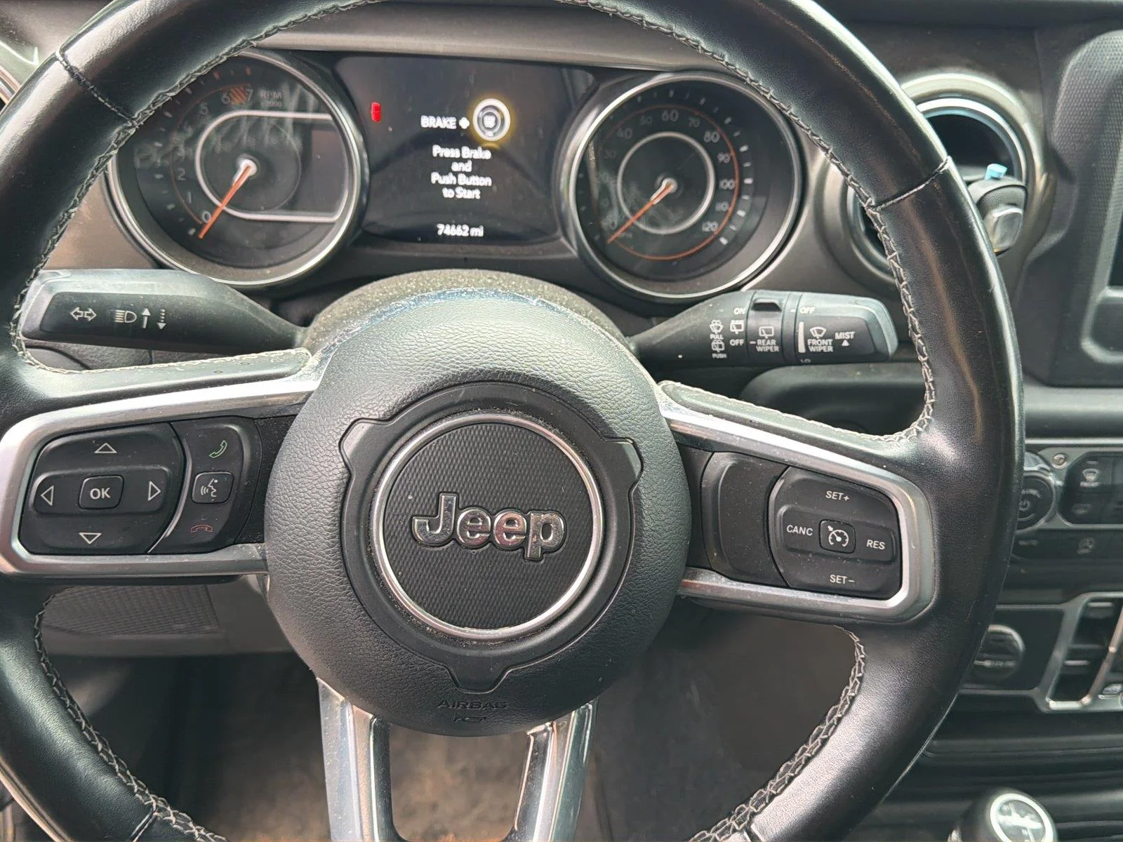 Used 2020 Granite Crystal Metallic Clearcoat Jeep Sahara image 15