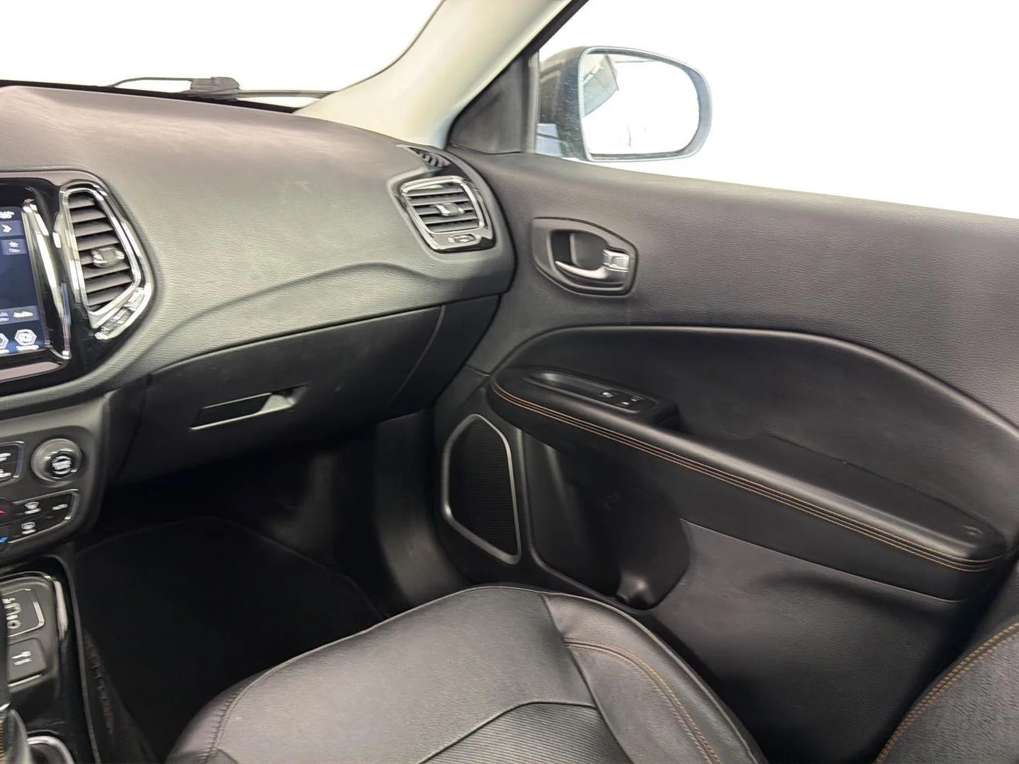 Used 2019 Granite Crystal Metallic Clearcoat Jeep Limited image 19