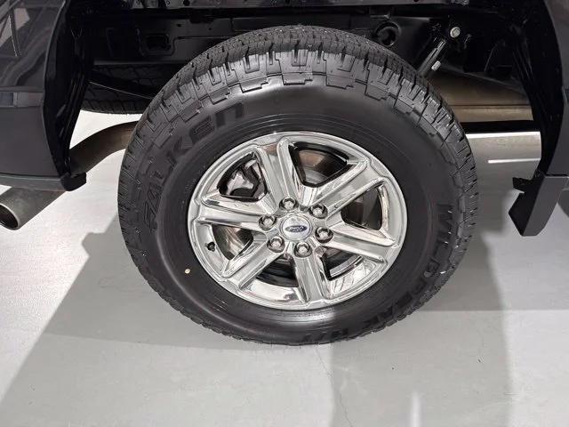 Used 2025 Black Ford XLT image 9