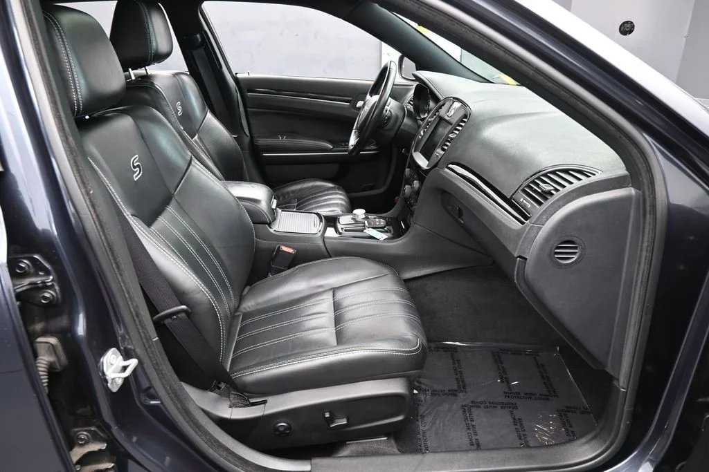 Used 2018 Maximum Steel Metallic Clearcoat Chrysler S image 43